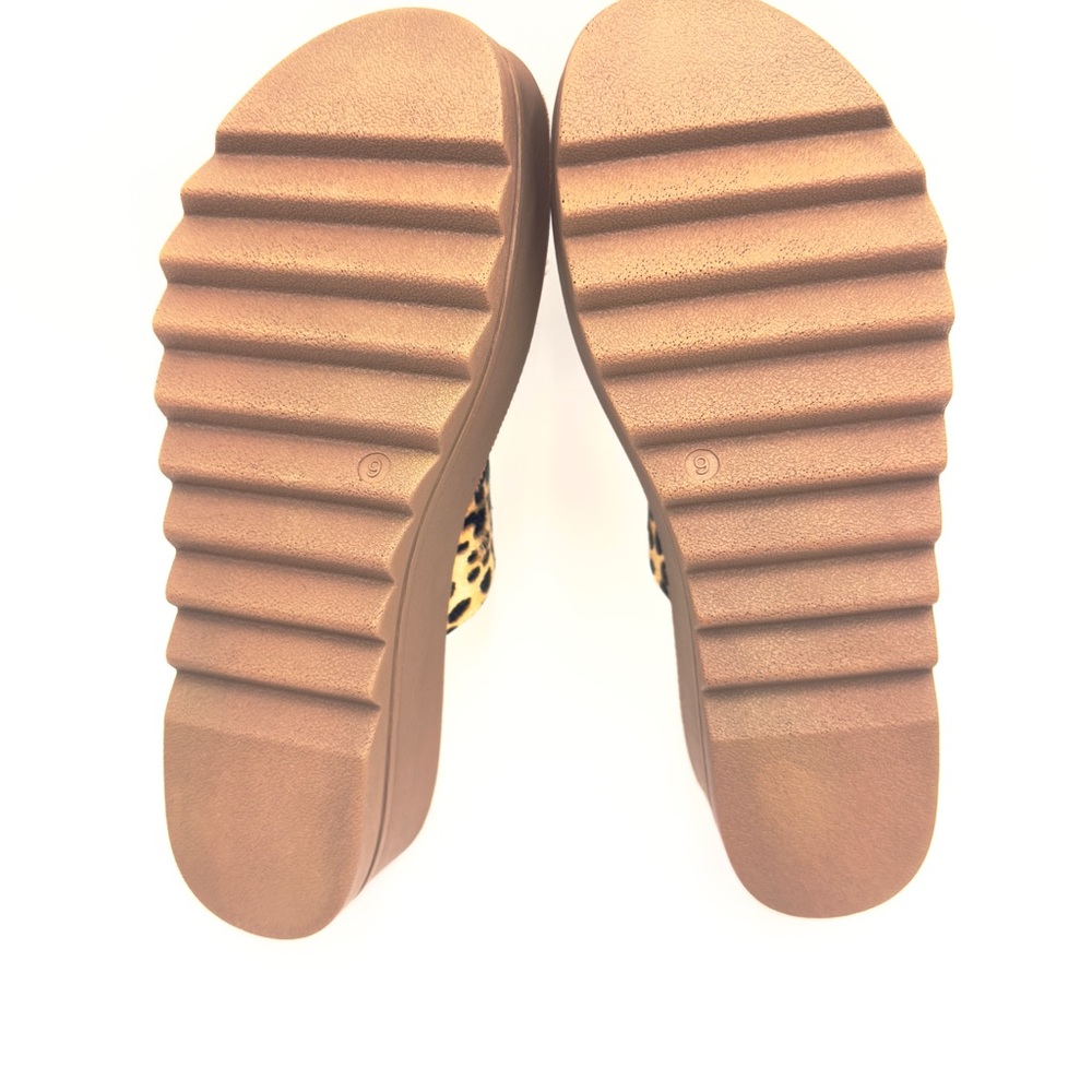 Xappeal Leopard Print and Gold Women's Platform Sandals NWOT - Picture 7 of 7